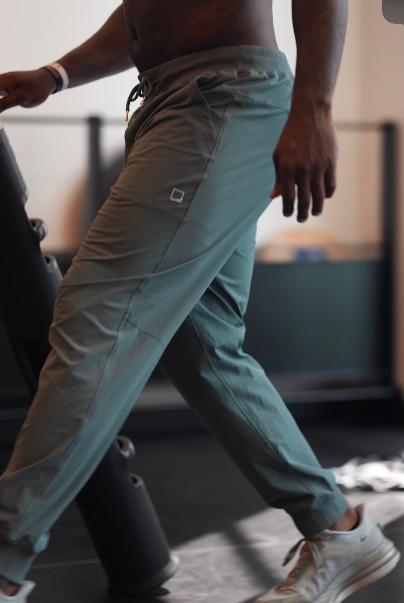 Training in the gym in JOH pants